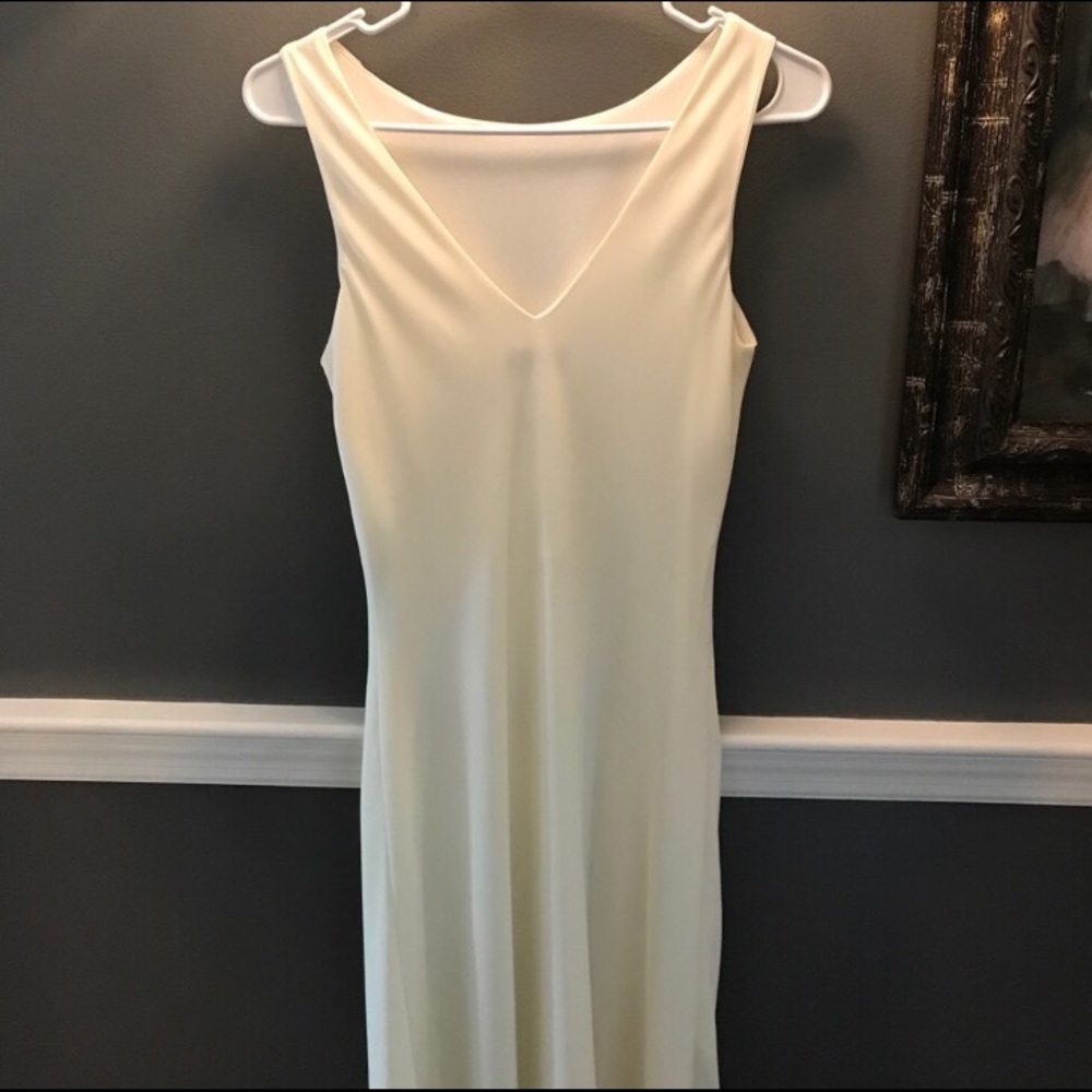 Sleek Cream Boatneck Wedding Gown - Picture 3 of 8